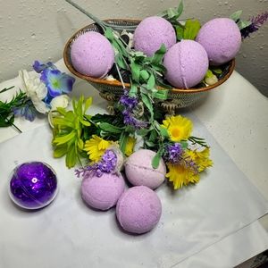 5 Bath bombs heavy scented lavender